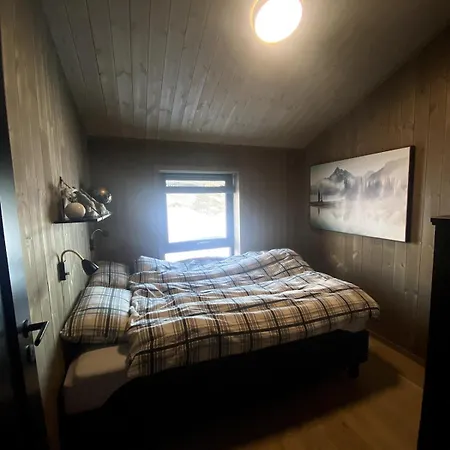 Modern Spacious And Beautiful View Perfect For Exploring Mountains And Fjords Sykkylven