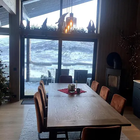 Modern Spacious And Beautiful View Perfect For Exploring Mountains And Fjords *