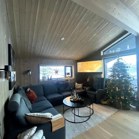 Modern Spacious And Beautiful View Perfect For Exploring Mountains And Fjords Sykkylven
